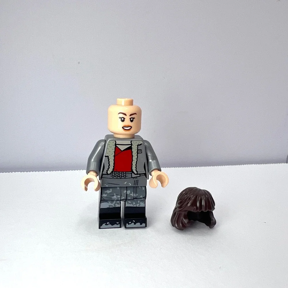 LEGO Star Wars Qi'ra Minifigure Corellia Outfit Han Solo Landspeeder‎ 75209